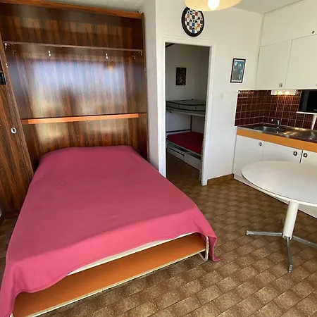 Studio Cabine 4 Pers. Cap D'agde Naturiste, Pres De La Plage, Parking, Ventilateur - Fr-1-249a-41 Apartment Agde