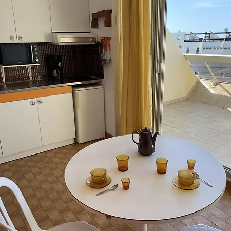 Studio Cabine 4 Pers. Cap D'agde Naturiste, Pres De La Plage, Parking, Ventilateur - Fr-1-249a-41 Apartment